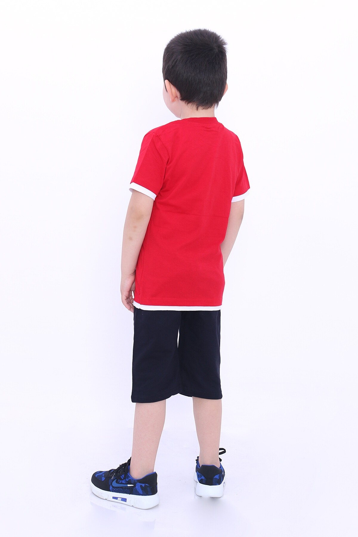 Erkek Çocuk Kırmızı Yazı Baskı Nakışlı 18 Yaş Şortlu