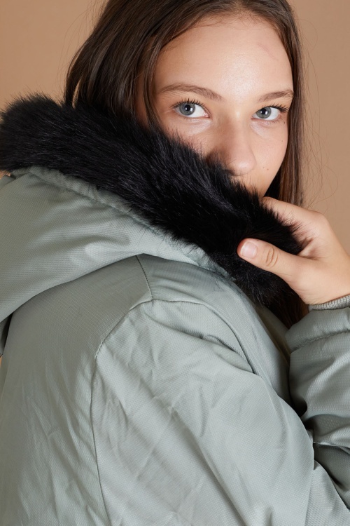 Yeşil Kürklü İçi Astarlı Çıkarılabilir Kapüşonlu Kız Çocuk Mont 19354