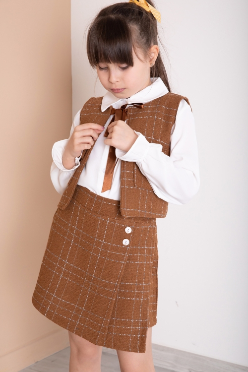 Kahve Fiyonklu Yelekli Düğme Detaylı Şort Etekli Kız Çocuk 3lü Takım 20317