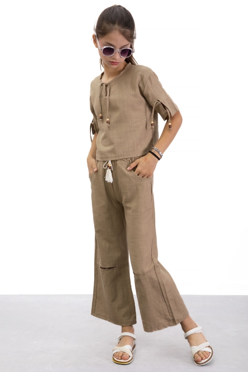 Kahve Boyundan Bağlamalı Tişörtlü Kız Çocuk Pantolonlu 2li Takım 21188