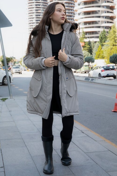 Bej Cep Detaylı İçi Kürklü Çıkarılabilir Kapüşonlu Kız Çocuk Şişme Mont 21336