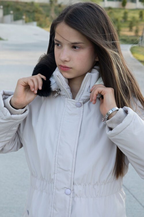 Bej Çıtçıtlı Cepli Esnek Bel İçi Kürklü Kız Çocuk Kapüşonlu Mont 21302