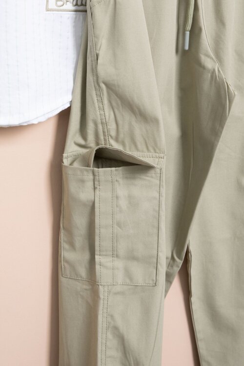 Beyaz Çizgili Gömlekli Paraşüt Pantolonlu Erkek Çocuk 2li Takım 23261