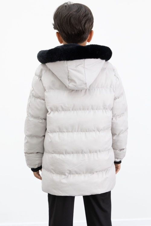 Erkek Çocuk Bej Yazılı Arma Detaylı İçi Kürklü Kapüşonlu Şişme Mont 21343