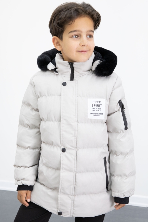 Erkek Çocuk Bej Yazılı Arma Detaylı İçi Kürklü Kapüşonlu Şişme Mont 21343