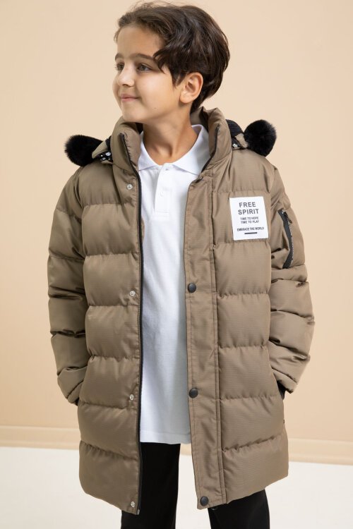 Erkek Çocuk Kahverengi Yazılı Arma Detaylı İçi Kürklü Kapüşonlu Şişme Mont 21369