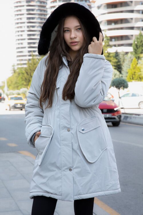 Gri Cep Detaylı İçi Kürklü Çıkarılabilir Kapüşonlu Kız Çocuk Şişme Mont 21339