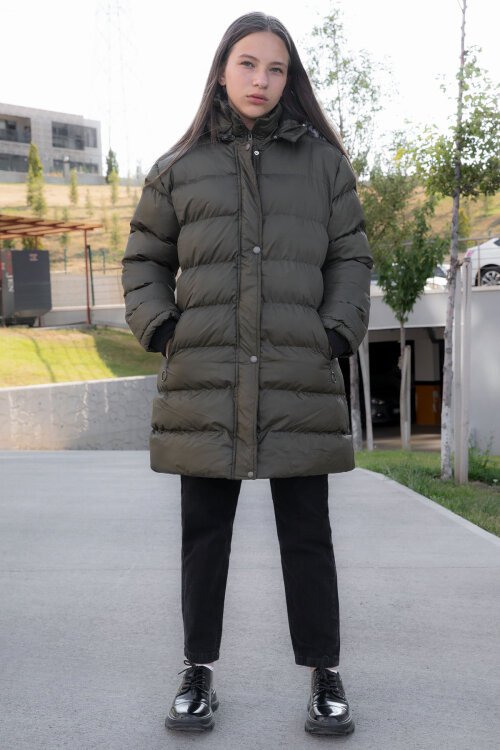 Haki İçi Kürklü Çıtçıtlı Kapüşonlu Kız Çocuk Şişme Mont 21318