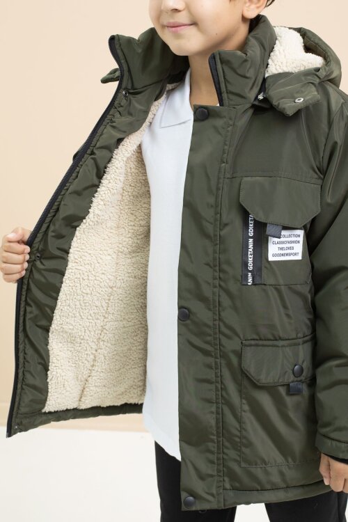 Haki Yazı Detaylı Göğüs Cepli İçi Kürklü Erkek Çocuk Kapüşonlu Mont 21476