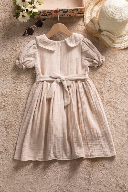 Kahverengi Dantel İşlemeli Kuşaklı Kız Çocuk Müslin Elbise  22660