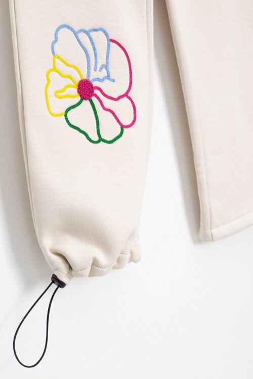 Krem Çiçek Nakış Detaylı Geniş Paça Kız Çocuk Şardonlu Takım 23284