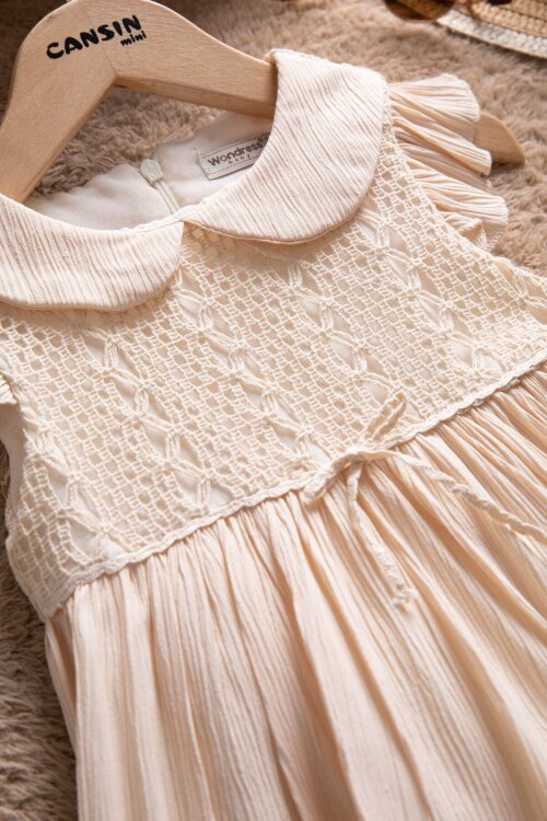 Krem Kolları Fırfırlı Dantel İşlemeli Kız Bebek Elbise  22665