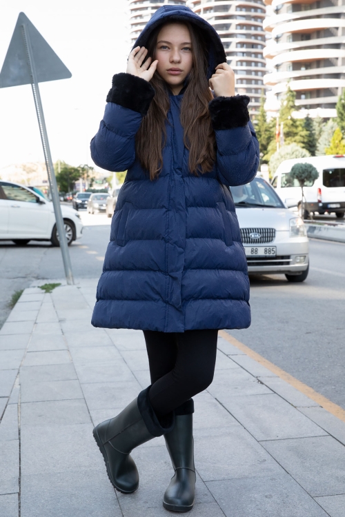 Lacivert Kolu Kürk Detaylı İçi Yünlü Kız Çocuk Kapüşonlu Şişme Mont 21332