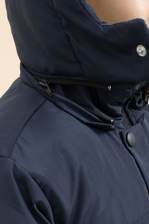 Lacivert Yazı Detaylı Göğüs Cepli İçi Kürklü Erkek Çocuk Kapüşonlu Mont 21477