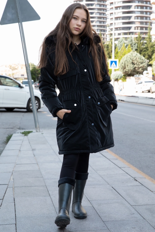 Siyah Cep Detaylı İçi Kürklü Çıkarılabilir Kapüşonlu Kız Çocuk Şişme Mont 21337