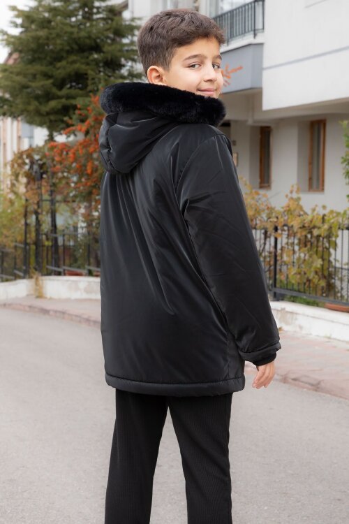 Siyah Çıtçıtlı Göğüs Cepli İçi Kürklü Erkek Çocuk Kapüşonlu Mont 21349