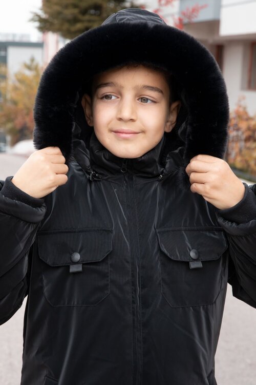 Siyah Çıtçıtlı Göğüs Cepli İçi Kürklü Erkek Çocuk Kapüşonlu Mont 21349