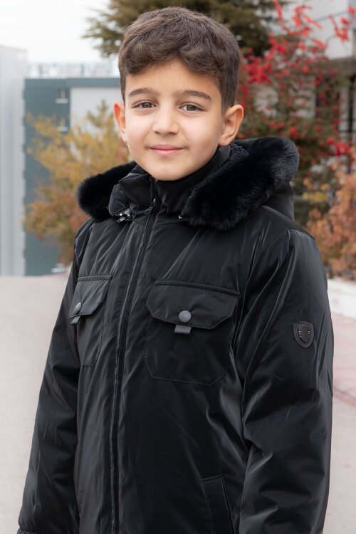 Siyah Çıtçıtlı Göğüs Cepli İçi Kürklü Erkek Çocuk Kapüşonlu Mont 21349
