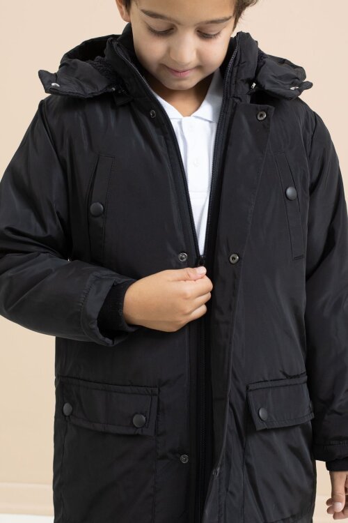 Siyah İçi Kürklü Çıtçıtlı Cepli Uzun Kesim Erkek Çocuk Kapüşonlu Şişme Mont 21444