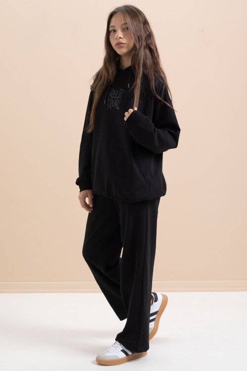 Siyah Yazı Baskılı Kapüşonlu Geniş Paça Kız Çocuk Eşofman Takımı 21429