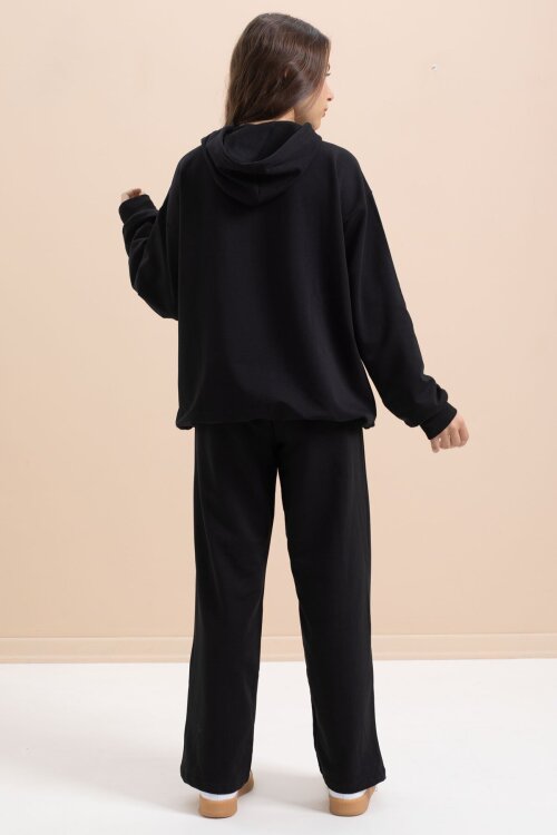 Siyah Yazı Baskılı Kapüşonlu Geniş Paça Kız Çocuk Eşofman Takımı 21429