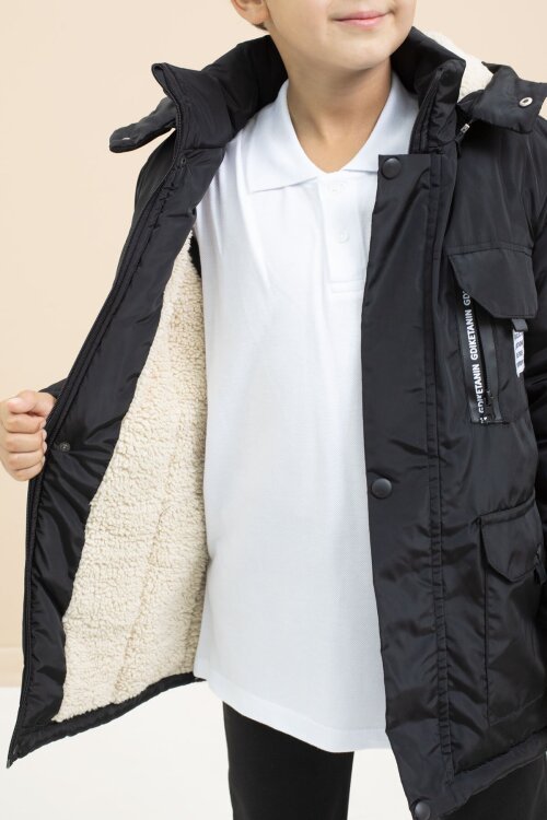 Siyah Yazı Detaylı Göğüs Cepli İçi Kürklü Erkek Çocuk Kapüşonlu Mont 21475