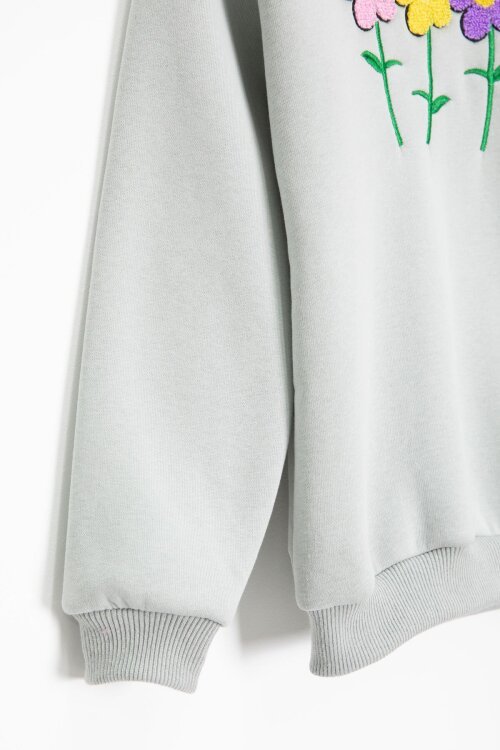 Gri Çiçek Nakışlı Şardonlu Kız Çocuk Eşofman Takımı 23364