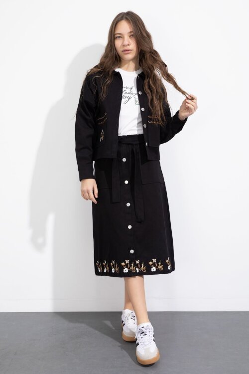 Siyah Nakış Detaylı Jean Ceketli Kuşaklı Etekli Kız Çocuk 3lü Takım  23501