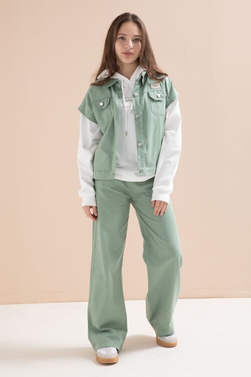 Yeşil Düğmeli Sıfır Kol Yelekli Geniş Paça Pantolonlu Kız Çocuk Kapüşonlu 3lü Takım 23603