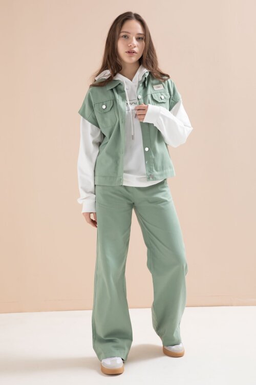 Yeşil Düğmeli Sıfır Kol Yelekli Geniş Paça Pantolonlu Kız Çocuk Kapüşonlu 3lü Takım 23603