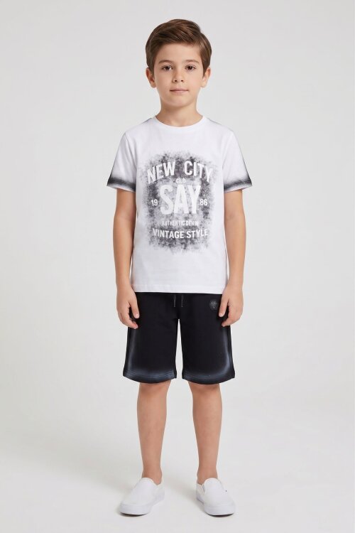 Beyaz Kabartmalı Yazılı Tişörtlü Desenli Şortlu Erkek Çocuk 2li Takım  23814