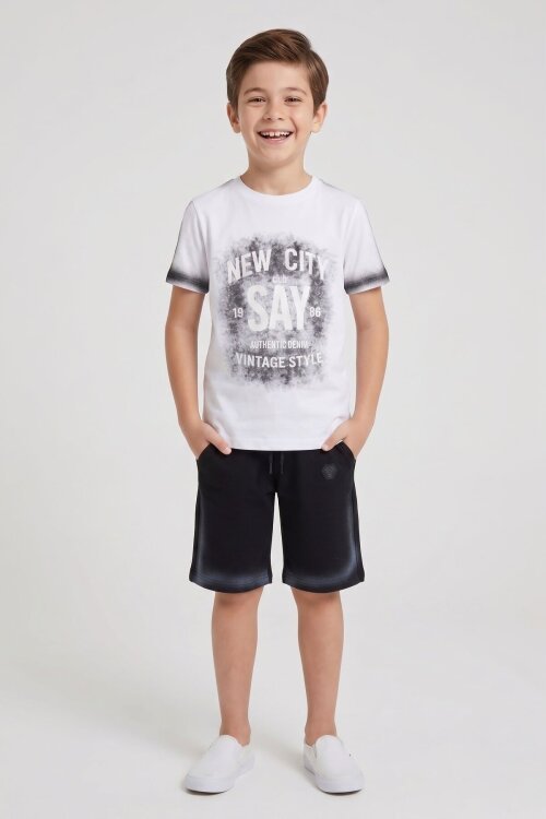 Beyaz Kabartmalı Yazılı Tişörtlü Desenli Şortlu Erkek Çocuk 2li Takım  23814