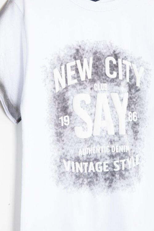 Beyaz Kabartmalı Yazılı Tişörtlü Desenli Şortlu Erkek Çocuk 2li Takım  23814