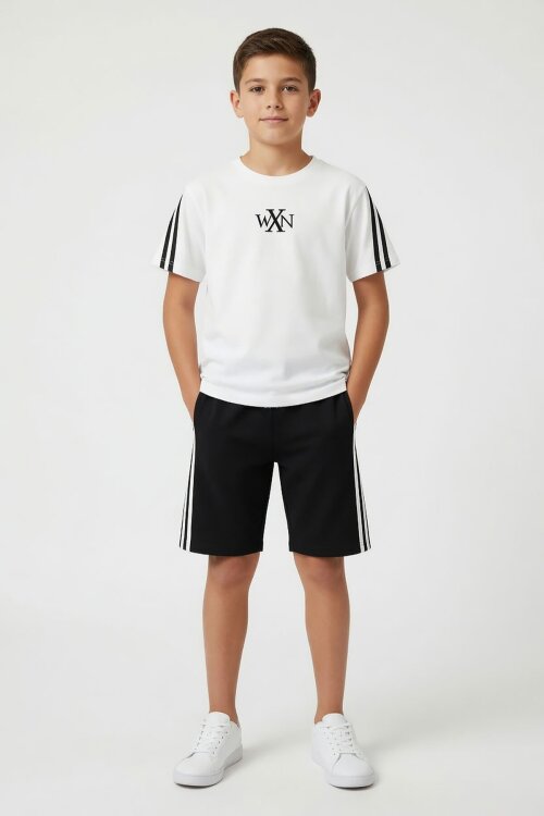 Beyaz Logolu Tişörtlü Şerit Detaylı Şortlu Erkek Çocuk Takım 23812