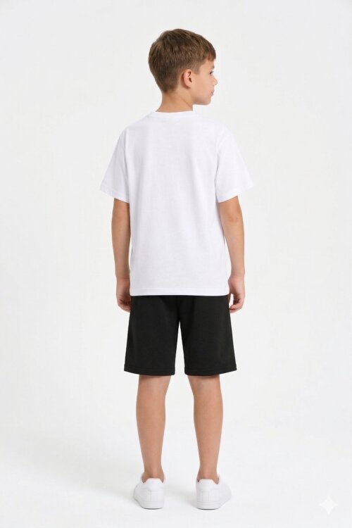 Beyaz Şerit Desenli Logolu Tişörtlü Erkek Çocuk Şortlu Takım 23780