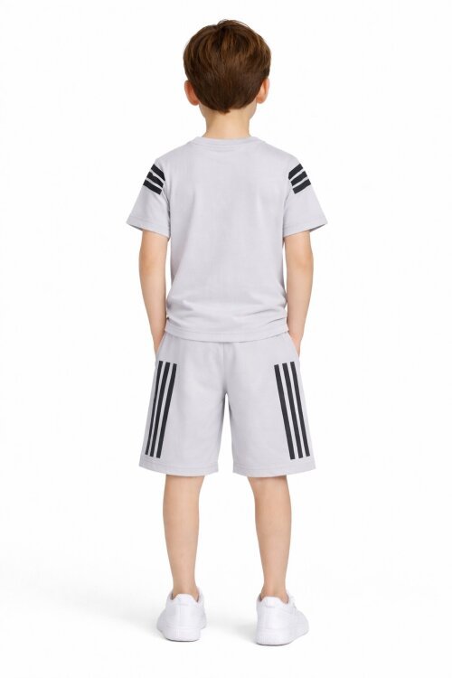 Gri Şerit Detaylı Yazılı Tişörtlü Erkek Çocuk Şortlu Takım 23769