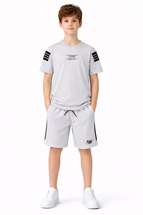 Gri Şerit Detaylı Yazılı Tişörtlü Erkek Çocuk Şortlu Takım 23769