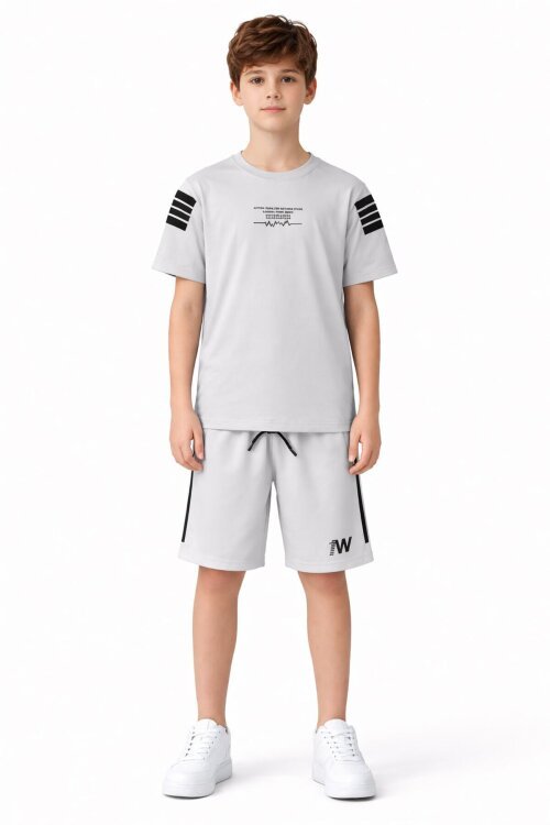 Gri Şerit Detaylı Yazılı Tişörtlü Erkek Çocuk Şortlu Takım 23769