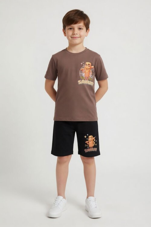 Kahverengi Erkek Çocuk Bisiklet Yaka Tişörtlü Şortlu 2li Baskılı Takım 24000