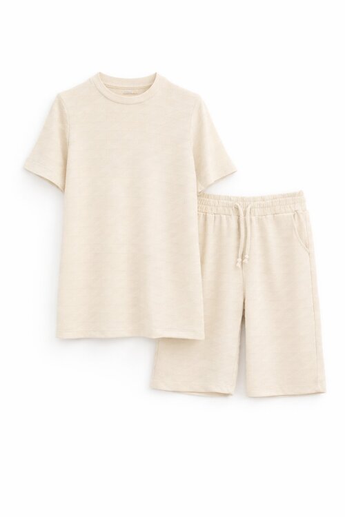 Krem Kare Desenli Bisiklet Yaka Tişörtlü Erkek Çocuk Şortlu Takım 20782