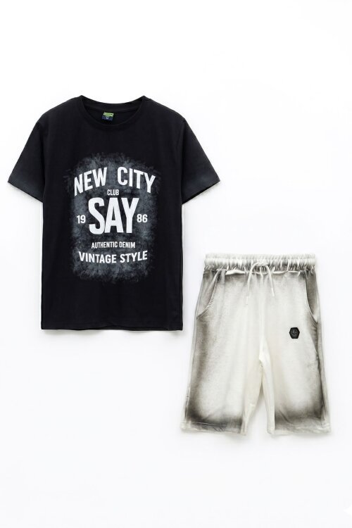 Siyah Kabartmalı Yazılı Tişörtlü Desenli Şortlu Erkek Çocuk 2li Takım 23817