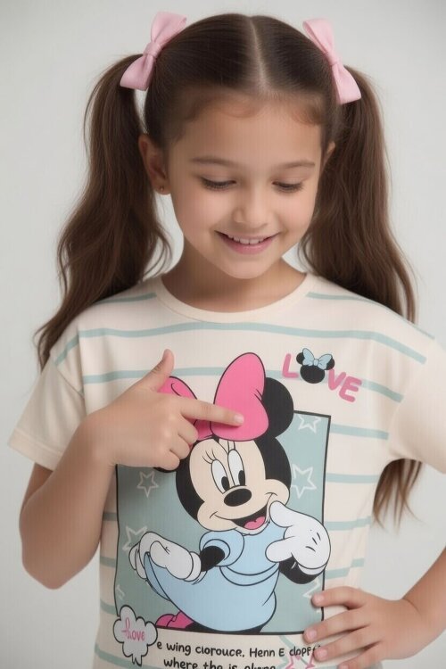 Yeşil Çizgi Desenli Karakter Baskılı Kız Çocuk Tişörtlü Şortlu Takım 23868