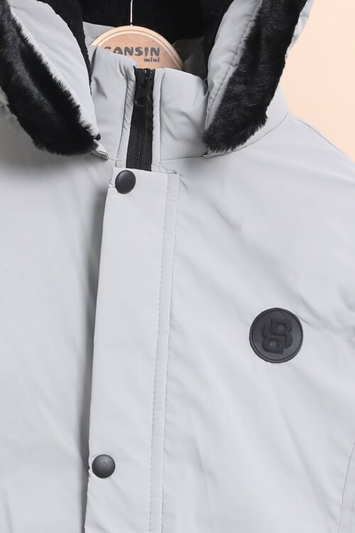 Koyu Gri Erkek Çocuk Armalı Kürklü Kapüşonlu İçi Polarlı Şişme Mont 24935