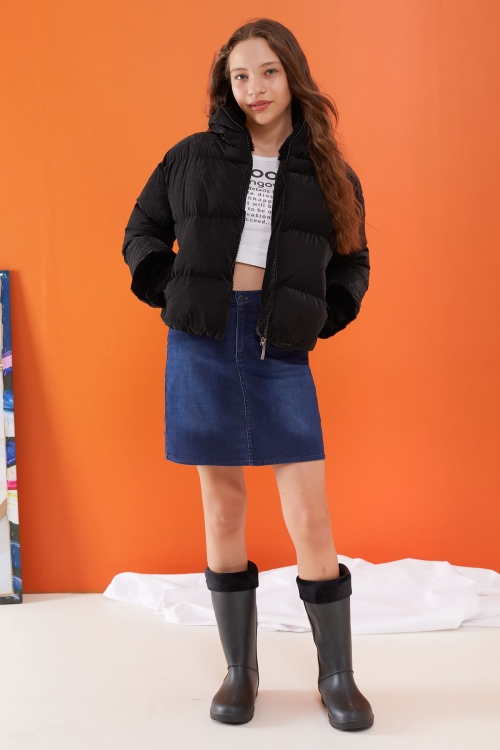 Siyah Dik Yaka Kolu Kürk Detaylı Kız Çocuk Şişme Mont 19505