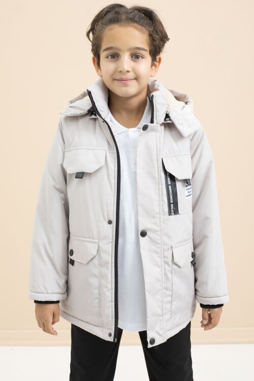 Krem Yazı Detaylı Göğüs Cepli İçi Kürklü Erkek Çocuk Kapüşonlu Mont 21478