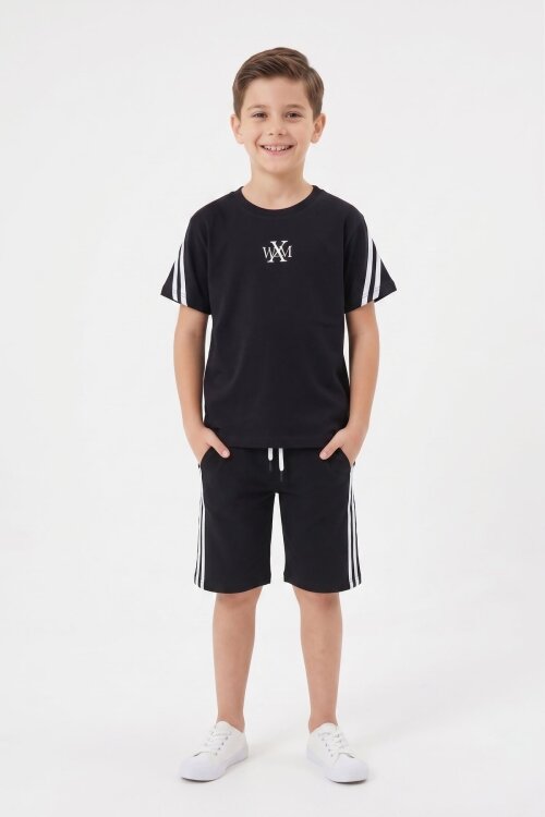 Siyah Logolu Tişörtlü Şerit Detaylı Şortlu Erkek Çocuk Takım 23811